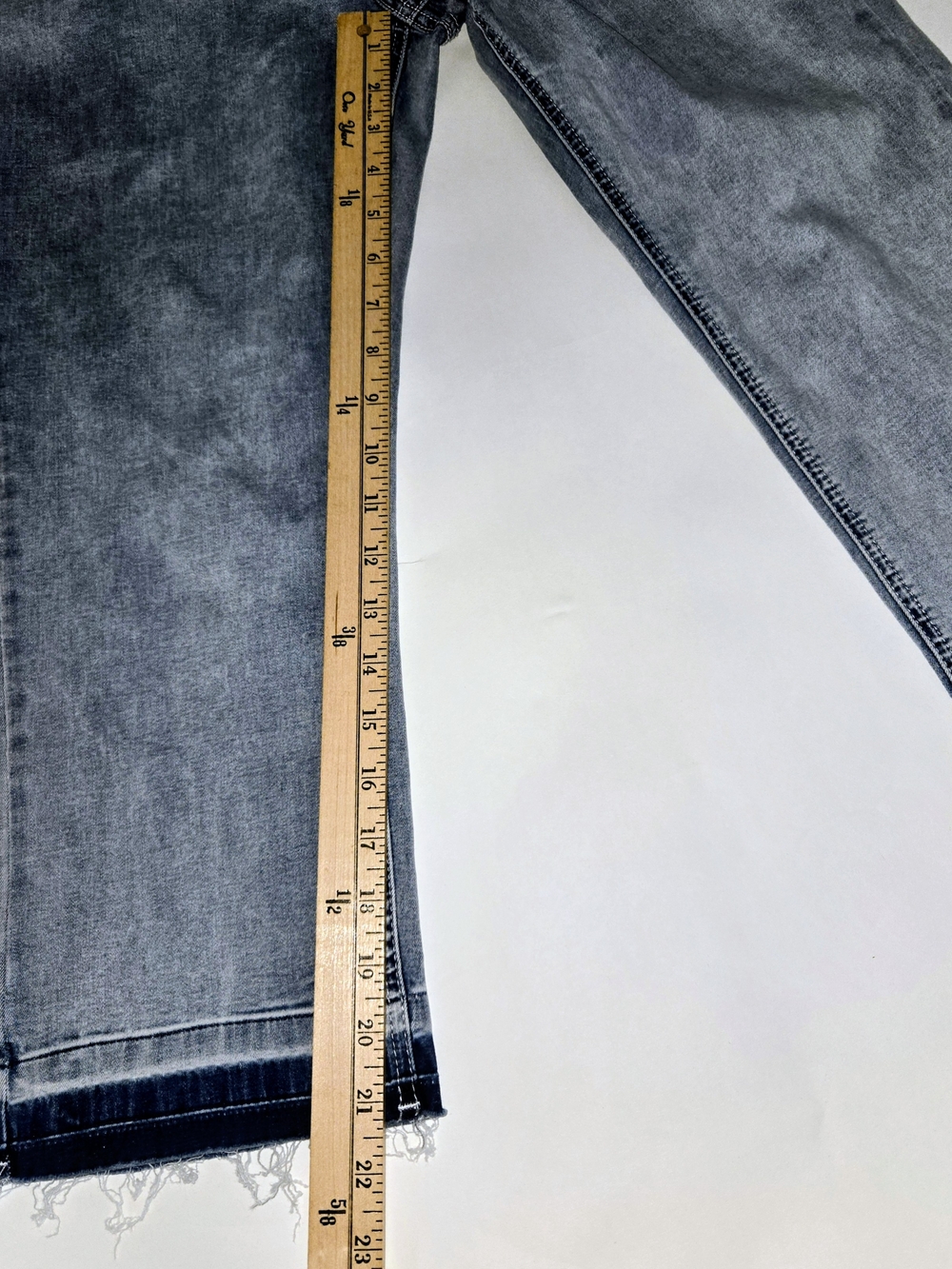 Ethyl Blue Denim Cropped Jeans Medium Wash Stretch Comfort Mid Rise Crop 4. - Picture 8 of 13